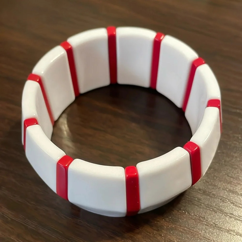 Vintage AVON Stretch Chunky Red & White Bracelet
